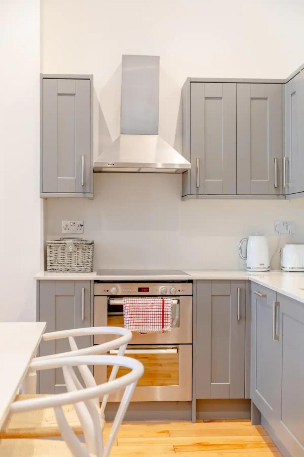 Chic 2Bd Flat - 5 Minutes From Marylebone Appartement Londen Buitenkant foto