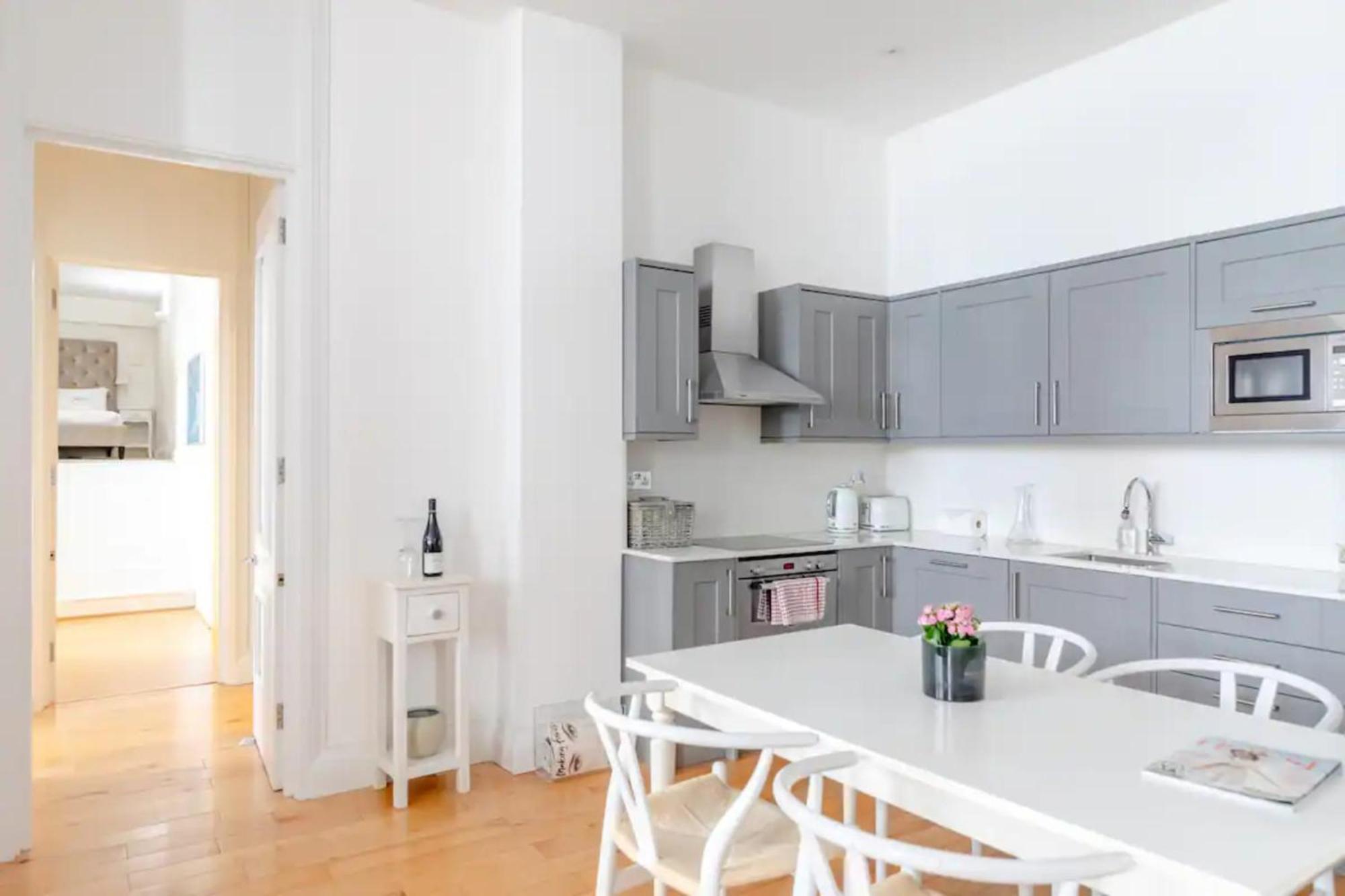 Chic 2Bd Flat - 5 Minutes From Marylebone Appartement Londen Buitenkant foto