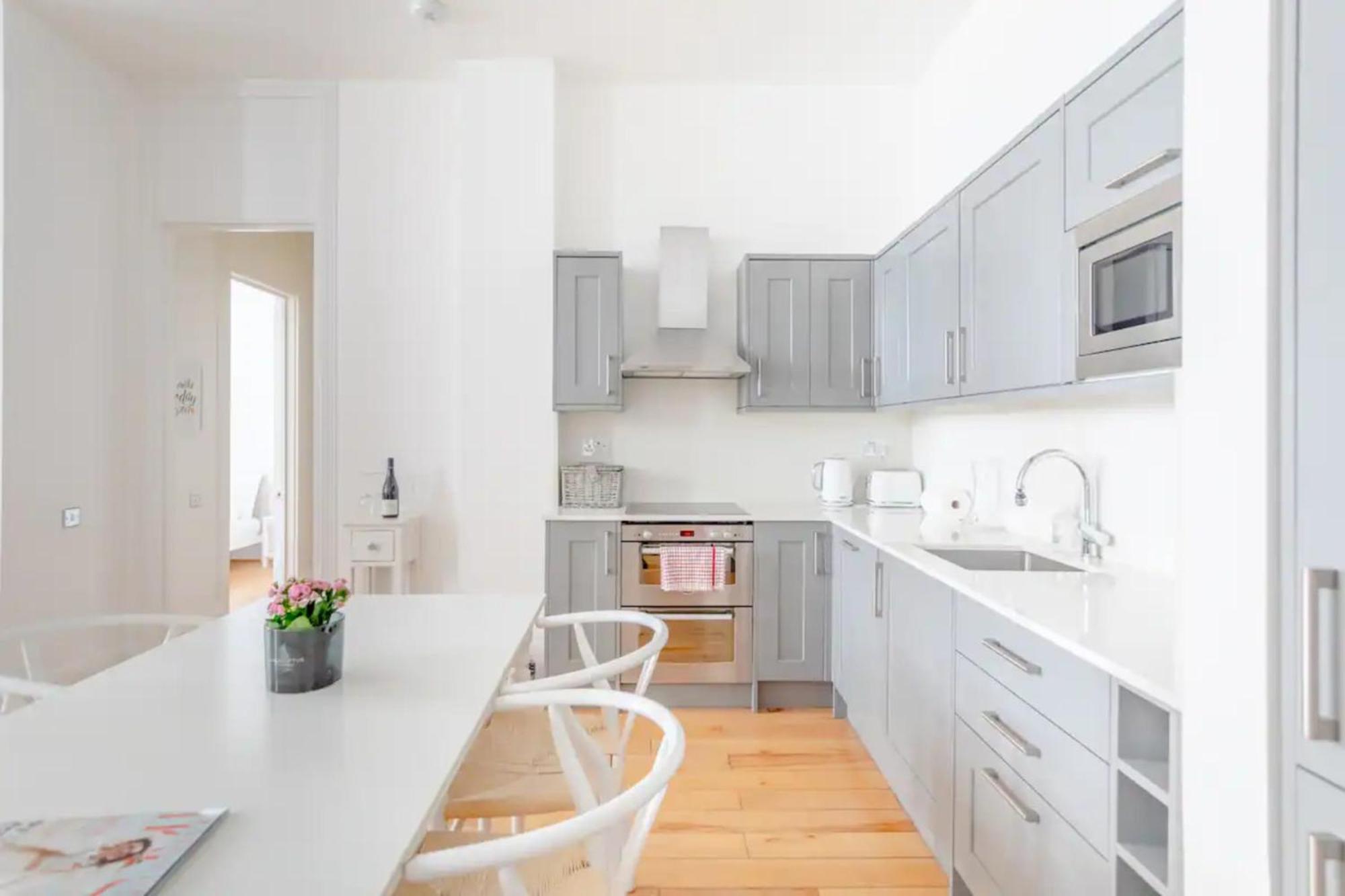 Chic 2Bd Flat - 5 Minutes From Marylebone Appartement Londen Buitenkant foto