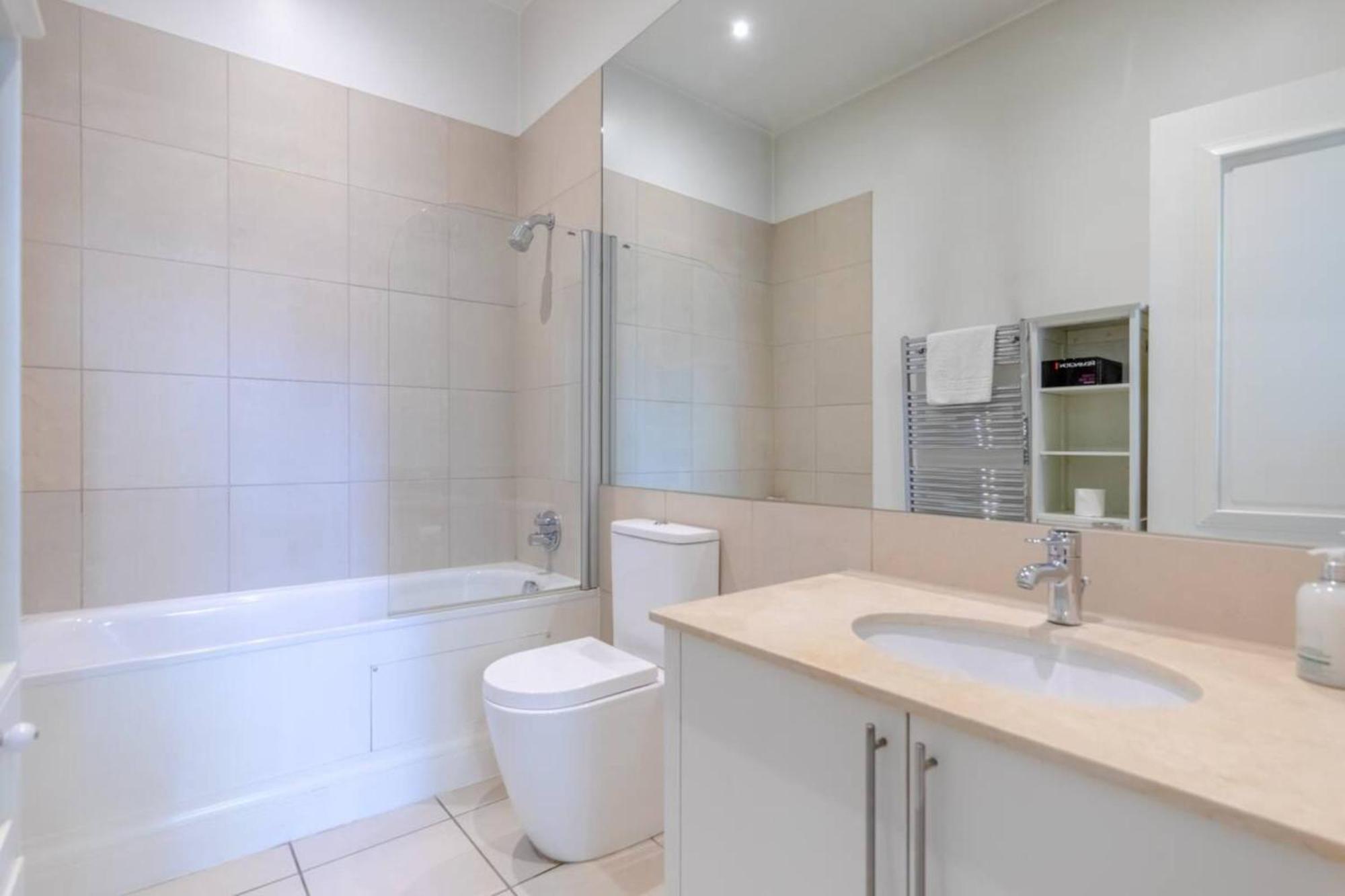 Chic 2Bd Flat - 5 Minutes From Marylebone Appartement Londen Buitenkant foto